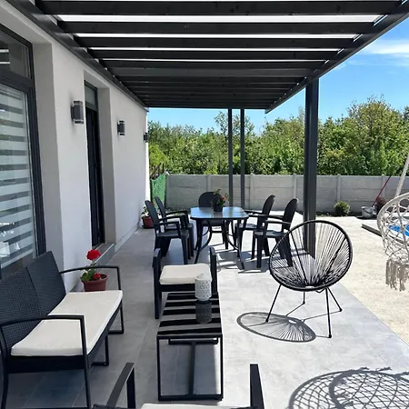 Mi Casa *